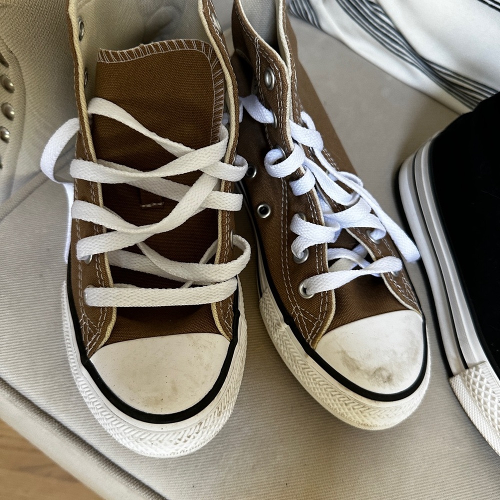 Converse - Picture 9 of 9